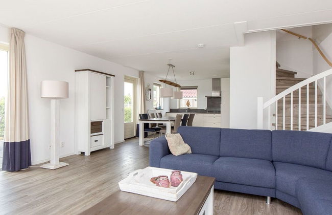 Holiday Home With Private Jetty on Water - Foto 13