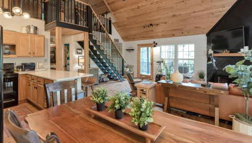 Riverfront Cabin in Crumpler-- Sleeps 6, 30 Mins to West Jefferson - Foto 5