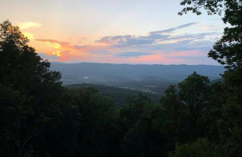 Overlook Cabin Hot Tub, Amazing Views, Fireplace - Foto 4