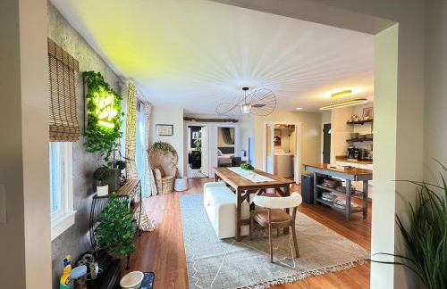 Vibing Hudson Retreat Pet-Friendly w Hot Tub - Foto 10