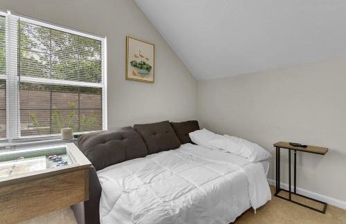 Country Haven - Hot Tub & Pool! Game Room, King Beds, Mins 2 dwtn - Foto 40