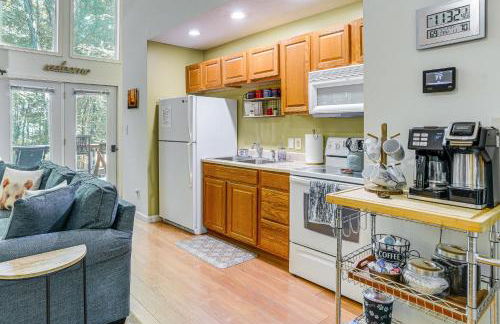 Cabin with Deck and Screened-In Porch in New Market! - Foto 14