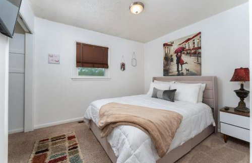 Cozy and Bright 3br apartment 15 min to DT Avl - Foto 24