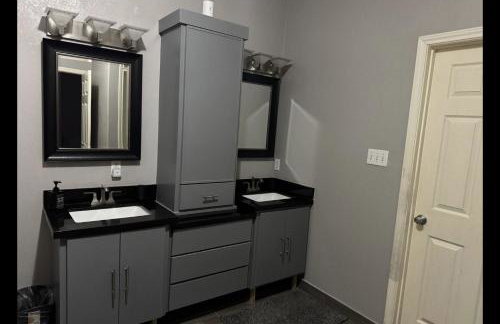 Backyard Oasis in Brownsville! - Photo 8