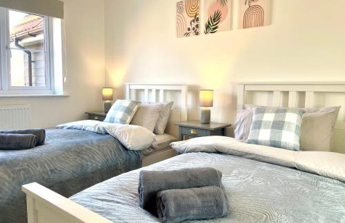 New Modern 2 Bed with parking in BISHOPS STORTFORD, close to Stansted Airport! - Foto 3