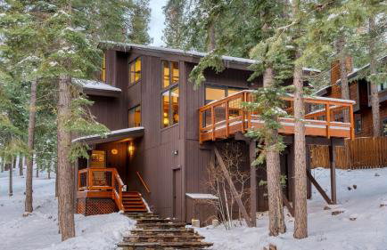 In Northstar Ski Resort! Game Room, Family-friendly Dakine Haus by Avantstay - Photo 4
