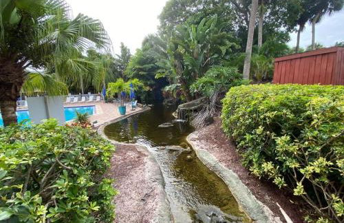 Park Shore Resort - Pool & Bar Close to Beach - Foto 22