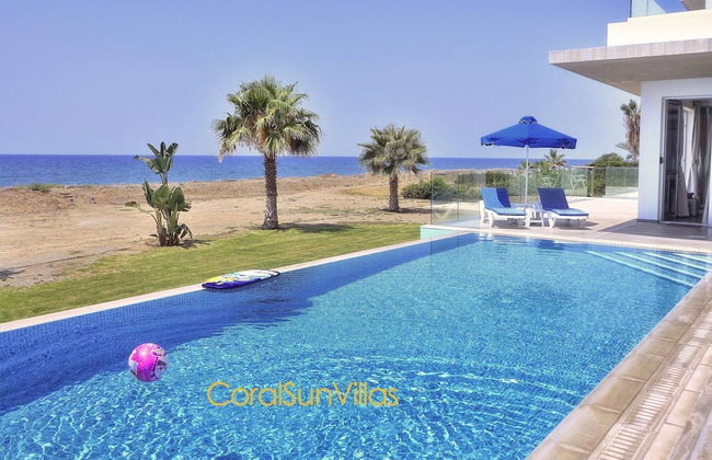 Blue - Beach Front Spectacular Villa Sleeps 10 - Foto 31