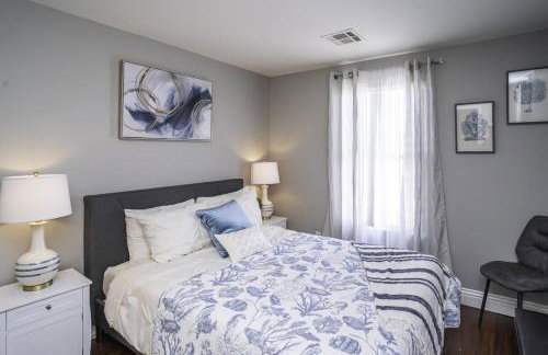 Viva Vegas Cozy 3BR Home Minutes from the Strip - Photo 3