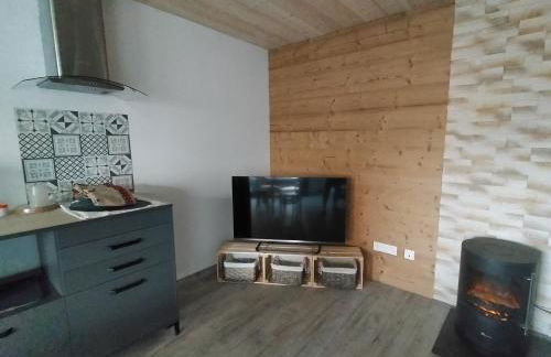 Au chalet de JO avec accès à l'espace piscine et jacuzzi - Foto 21