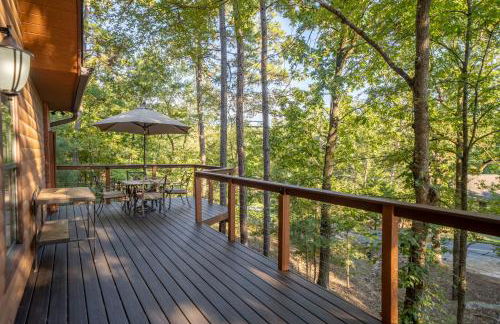 Luxury Rock Creek Cabin w Deck by Lake Hamilton - Foto 35