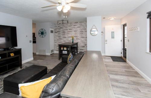 Modern Condo Central Huron Boat Basin Area - Foto 28