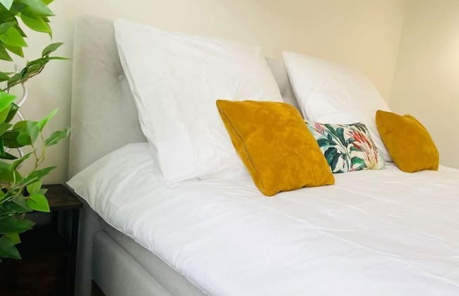 3 bedrooms in Center Terrace & Parking - Photo 14