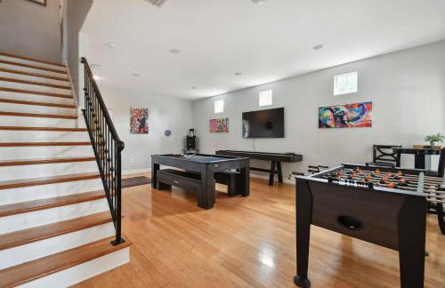 Tampa Private Large House, Game Room & Backyard - Sleeps 12, 4bdr, 3bth, Quiet Community, Near Everything in Tampa & St Pete - Foto 9