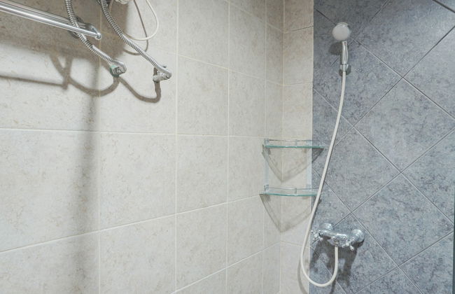 2BR Apartment at Great Western Resort near Shopping Mall - Photo 14