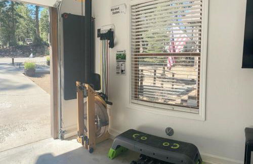 Creekside Cabin - Pup-Friendly with AC - Foto 41