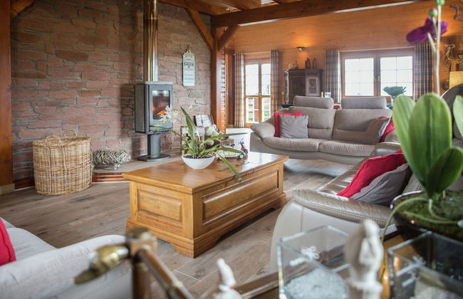 Affluent Chalet in Septon with Whirlpool, Sauna, Hot Tub - Photo 18