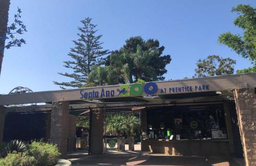 Luxe Deco Haven with Pool, Gym & Parking Close to Disneyland - Foto 30