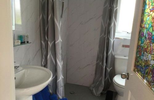 Green Yurt with Hot Tub - Sleeps 3 Parking & Pets - Photo 20