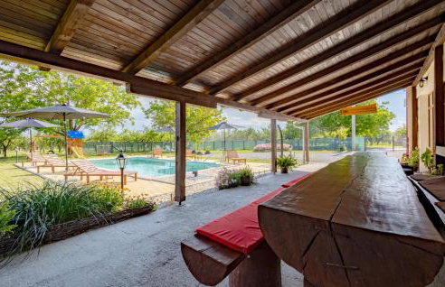 Amazing Home In Oljasi With Sauna - Photo 2