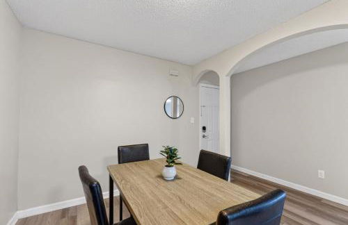 Comfy stay with patio and laundry near Atlanta - Foto 17