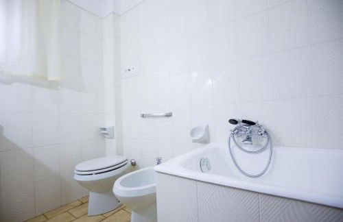 Grande casa con giardino e box auto, 3 camere e 3 bagni - Foto 32