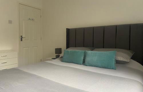 BeRo Bungalow with a hot tub & a large garden! - Foto 12