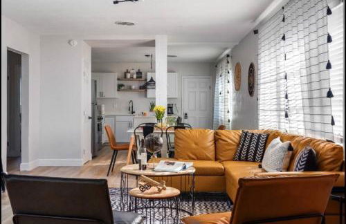 Luxury Home & Mins to Beach and Walk to Downtown - Foto 1