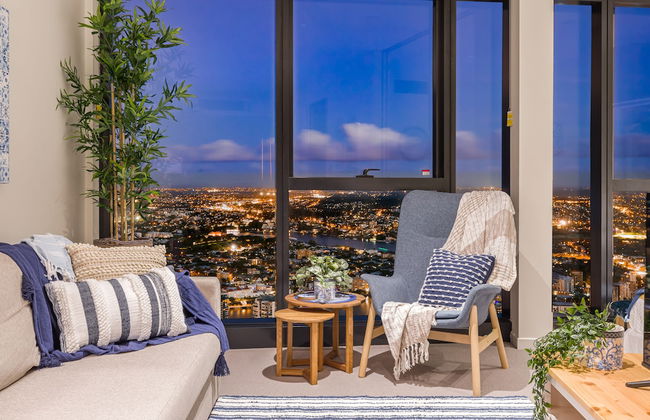 Hamptons Retreat on Level 77 Skytower - Photo 17