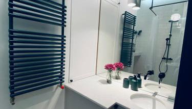 1 Bedroom Apartment 3 minute walk to Wilenska Metro - Foto 5, towels, Shower