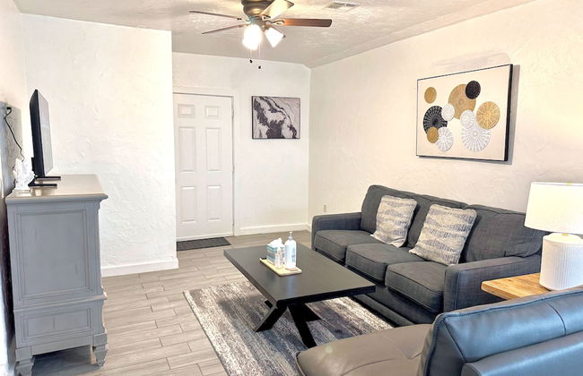 Fully-furnished Studio With Rustic Design 36B - Photo 5