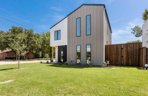 Luxury Getaway Near AT&T Stadium - 4BR Entire House-Hot Tub & Arcade - Foto 1