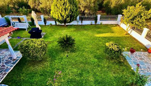 BLUE HOUSE - Photo 2