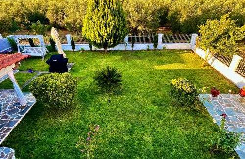 BLUE HOUSE - Photo 2