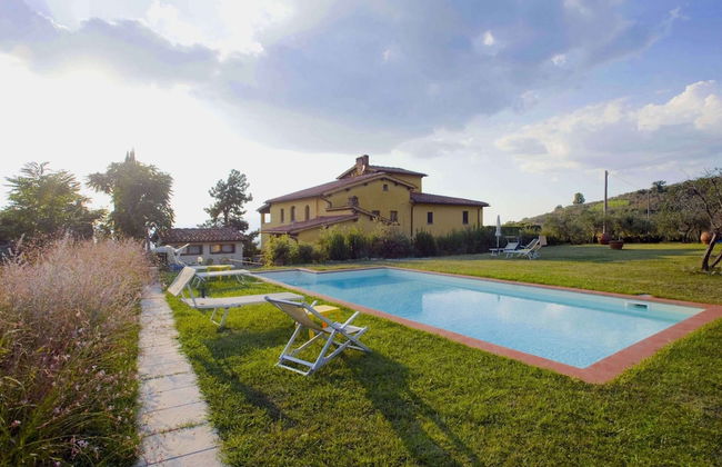 Villa in Tuscany With Pool Near Beach - Photo 10