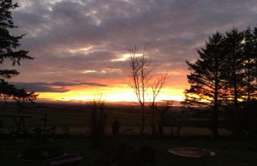 Orange Yurt With Hot Tub- Sleeps 3, Parking & Pets - Foto 56