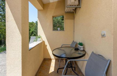 1 Bedroom Cozy Apartment In Kostrena - Foto 6