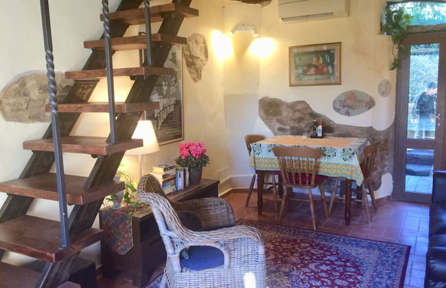 Adorable Tuscan Cottage With Beautiful Garden Just Outside Lucca, Sleeps 2 - Foto 8