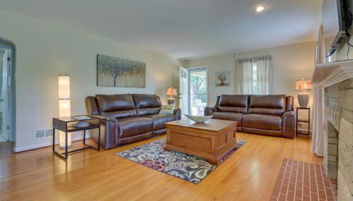 Home with Hot Tub and Deck about 3 Mi to Ark Encounter! - Foto 4