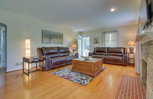 Home with Hot Tub and Deck about 3 Mi to Ark Encounter! - Foto 4