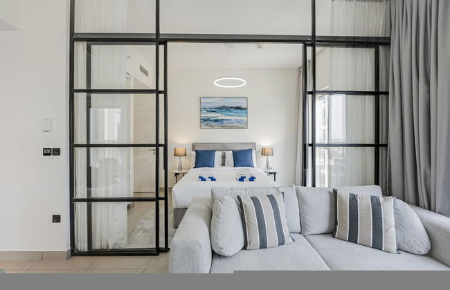 Luxury at Socio Dubai Hills 2 Beds Sleeps 4 - Photo 6