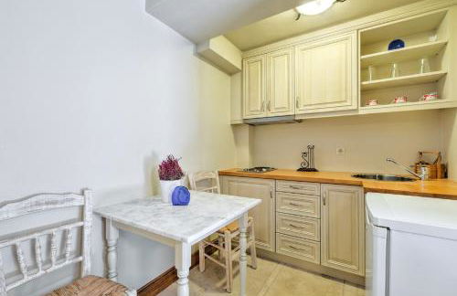 Mare Monte Luxury Suites - Photo 38