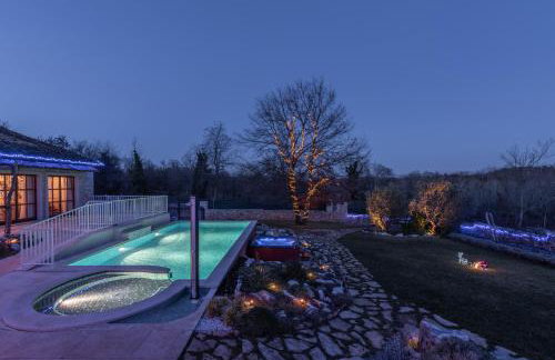 Family Villa Lipica with private pool and jacuzzi - Photo 41