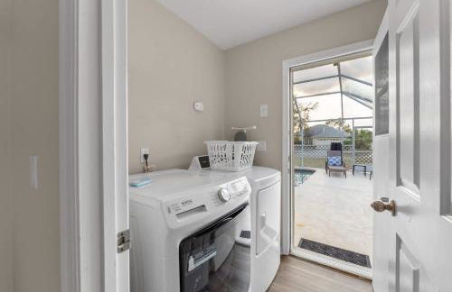 New Listing Pool and Game Room 4BR - Foto 37