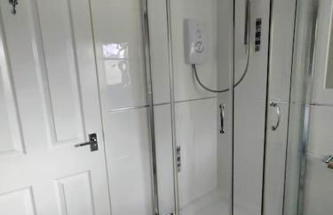 The Nook located in a beautiful garden setting with parking - Foto 11