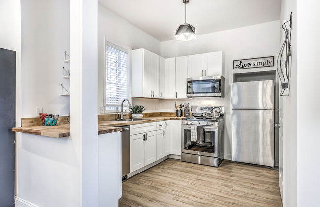 Hidden Gem | JZ Vacation Rentals - Photo 8