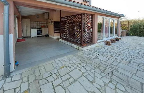 1 Bedroom Cozy Apartment In Pavicini - Photo 8