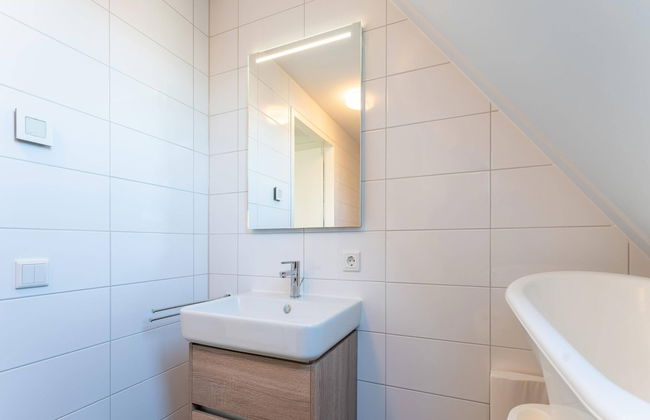 Nice Holiday Home Close to Nature Reserve - Photo 21