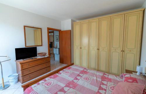 House of Camellias - Ground Floor with Garden - Foto 37