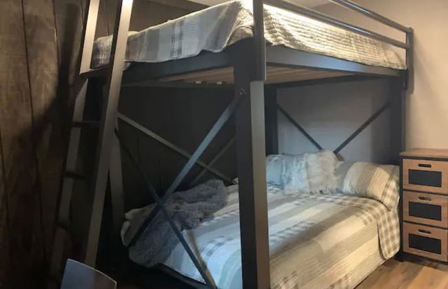 New Luxury Prescott Lynx B B 4k ft2 Sleeps 22 - Photo 44